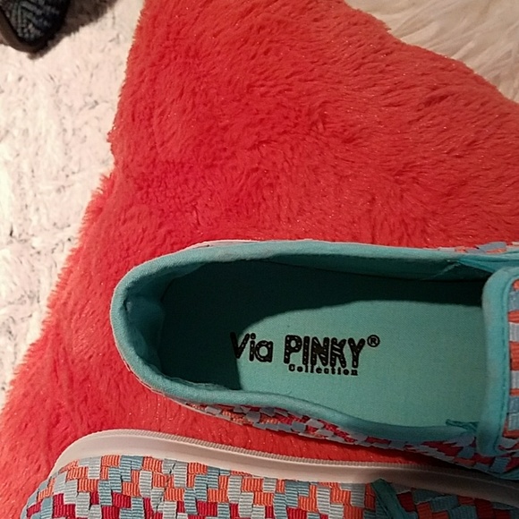 Shoes - Picture 4 of 4